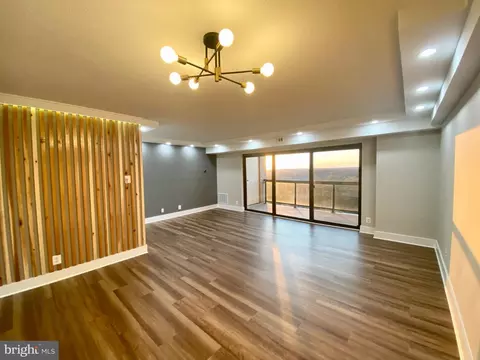 205 Yoakum Pkwy #1602, Alexandria, VA 22304