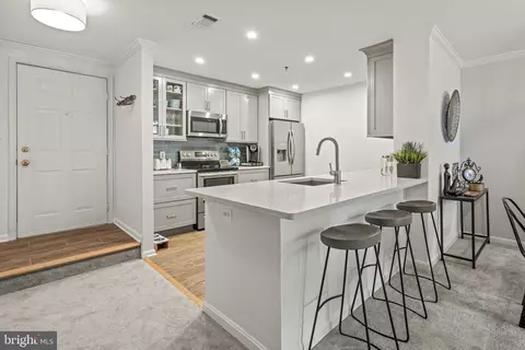 1100 Quaker Hill Dr #303, Alexandria, VA 22314