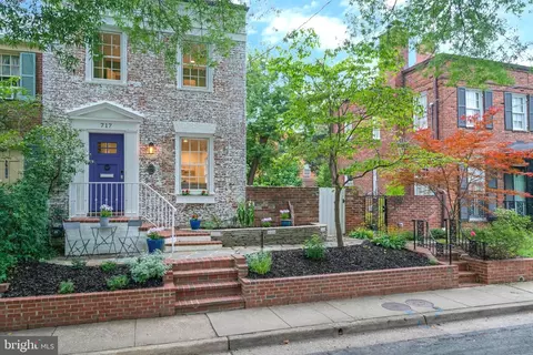 717 S Pitt St S, Alexandria, VA 22314