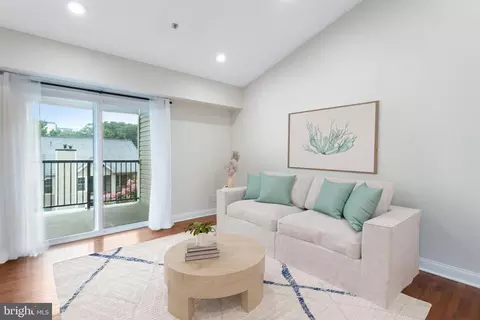 3315 Wyndham Cir #4228, Alexandria, VA 22302