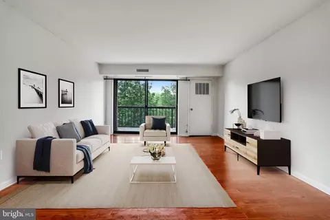 200 N Pickett St #410, Alexandria, VA 22304