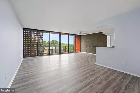 16 S Van Dorn St #501, Alexandria, VA 22304