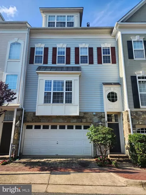 5051 Donovan Dr, Alexandria, VA 22304