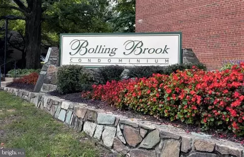 3342 S 28th St #403, Alexandria, VA 22302