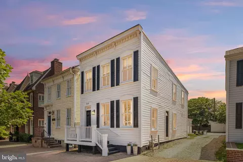616 S Washington St, Alexandria, VA 22314