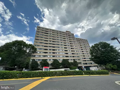 5911 Edsall Rd #1114, Alexandria, VA 22304