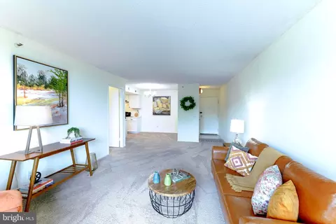 5911 Edsall Rd #410, Alexandria, VA 22304