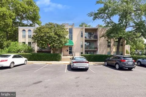 5201 Duke St #402, Alexandria, VA 22304