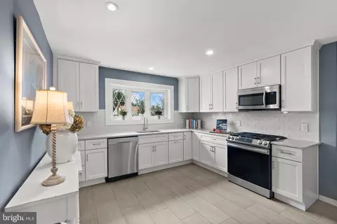 103 S Jenkins St, Alexandria, VA 22304
