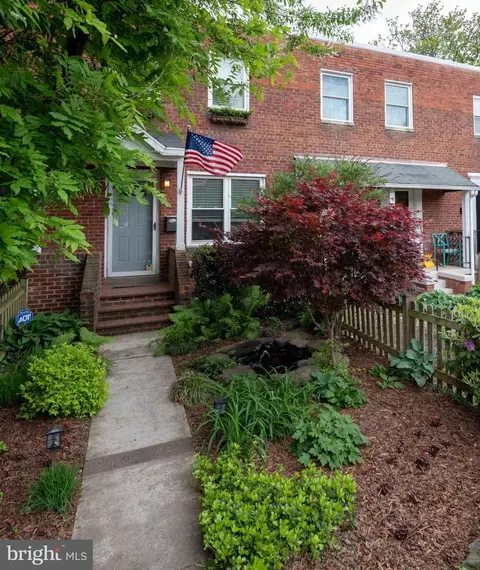 609 S Henry St, Alexandria, VA 22314