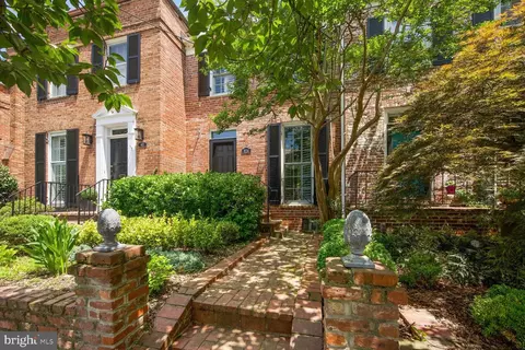 824 S Pitt St, Alexandria, VA 22314