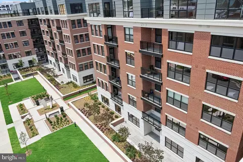701 Swann Ave #TWO-405, Alexandria, VA 22301