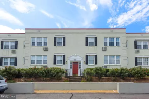 410 Bashford Ln #202, Alexandria, VA 22314
