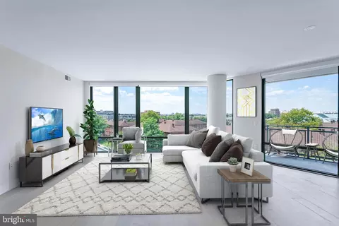 1201 N Royal St #607, Alexandria, VA 22314