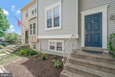 71 Fendall Ave, Alexandria, VA 22304