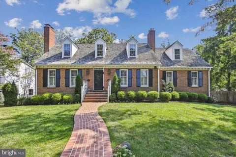 1117 N Gaillard St, Alexandria, VA 22304