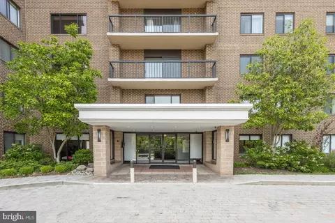 200 N Pickett St #1509, Alexandria, VA 22304