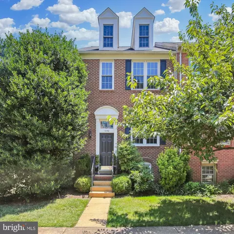 1250 Quaker Hill Dr, Alexandria, VA 22314