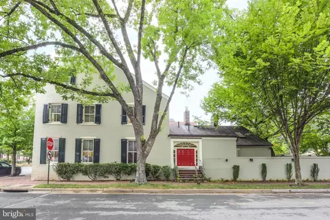229 S Payne St, Alexandria, VA 22314
