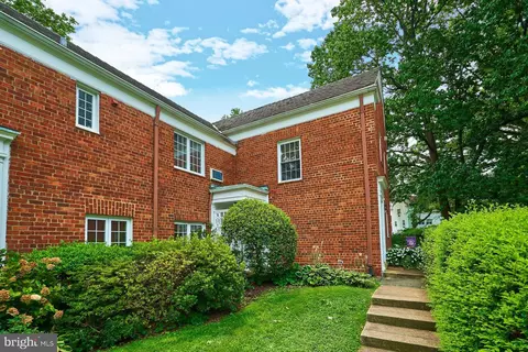 1336 Martha Custis Dr, Alexandria, VA 22302