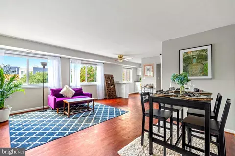 3310 S 28th St #401, Alexandria, VA 22302