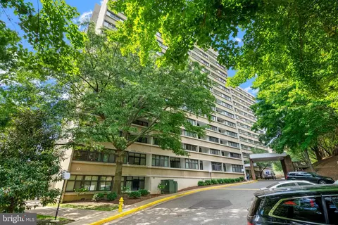 5911 Edsall Rd #211, Alexandria, VA 22304