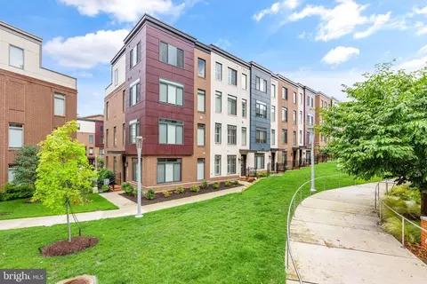 5145 Carters Ln, Alexandria, VA 22311