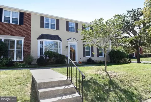 2509 N Dearing St, Alexandria, VA 22302