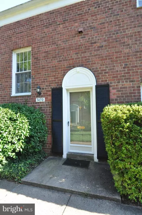 3450 Martha Custis Dr, Alexandria, VA 22302