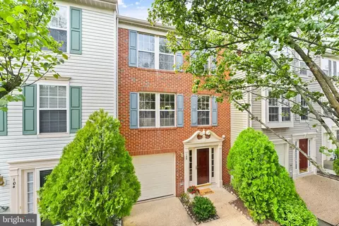 106 Ingle Pl, Alexandria, VA 22304