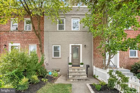 407 Laverne Ave, Alexandria, VA 22305