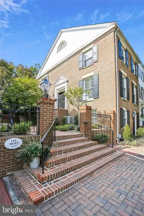 426 N Saint Asaph St, Alexandria, VA 22314