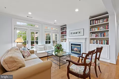 540 Second St #205, Alexandria, VA 22314