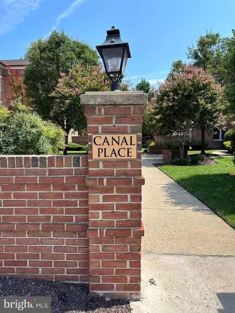 1205 N Pitt St #3A, Alexandria, VA 22314