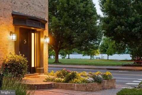 101 Quay St, Alexandria, VA 22314