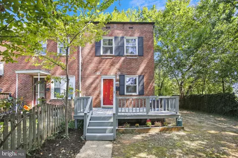 127 Dale St, Alexandria, VA 22305
