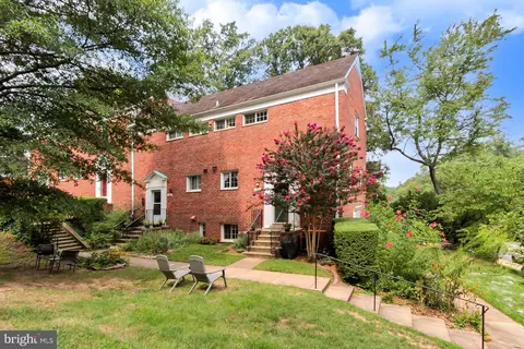 3508 Gunston Rd, Alexandria, VA 22302