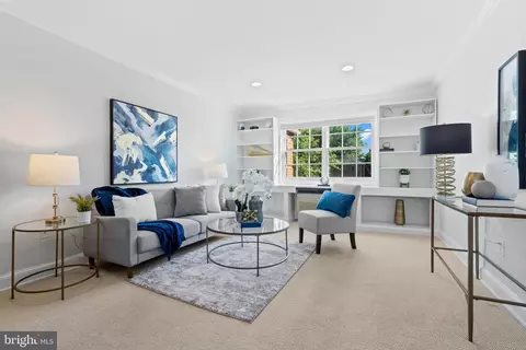 1618 W Abingdon Dr #302, Alexandria, VA 22314