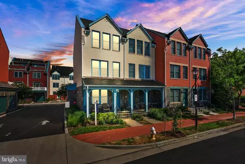 1017 Bernard St, Alexandria, VA 22314