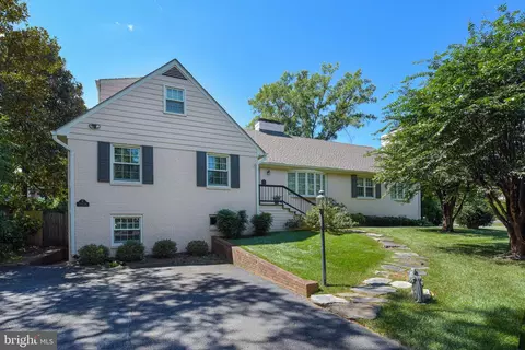 3976 Seminary Rd, Alexandria, VA 22304
