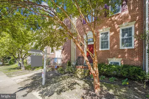 1258 Quaker Hill Dr, Alexandria, VA 22314