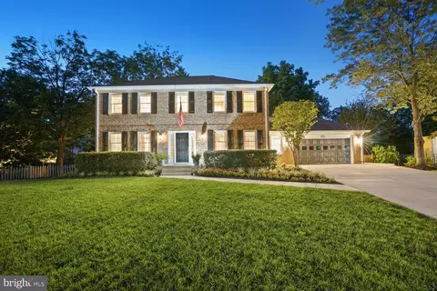 2125 Marlboro Dr, Alexandria, VA 22304