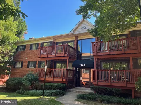 2702 Dartmouth Rd #5, Alexandria, VA 22314