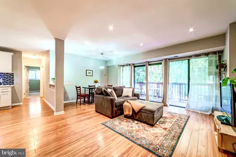101 Skyhill Rd #204, Alexandria, VA 22314