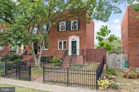 512 E Luray Ave, Alexandria, VA 22301