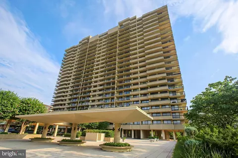 400 Madison St #1009, Alexandria, VA 22314