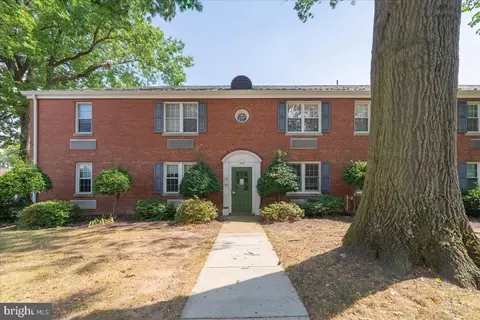 3407 Commonwealth Ave #A, Alexandria, VA 22305