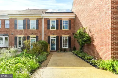 203 S West St S, Alexandria, VA 22314