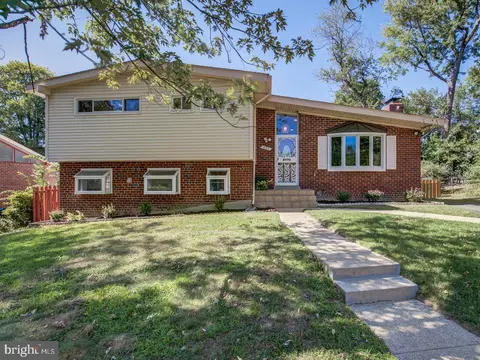 600 N Pickett St, Alexandria, VA 22304