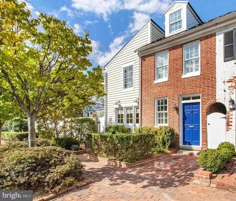 211 Franklin St, Alexandria, VA 22314